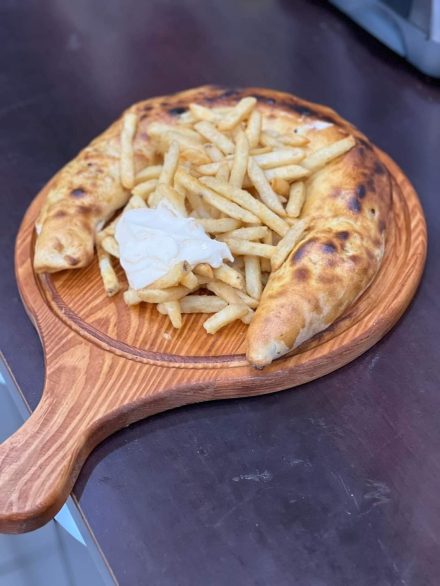 Baguette farcie poulet Halal avec frites