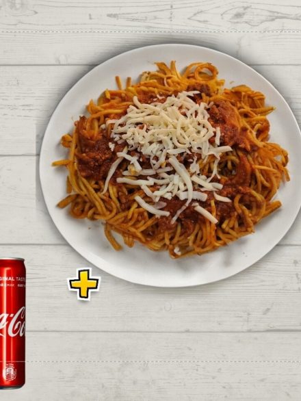 Spaghetti bolognaise avec boisson