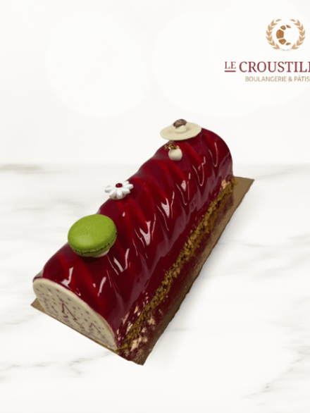 Bûche Pistache fraises et framboise