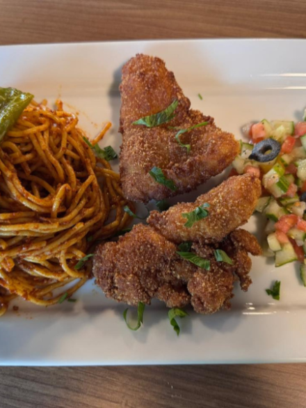 Plat du jour - Plat escalope pané servi avec salade et pâte