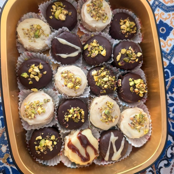 Boules de biscuits enrobées de chocolat