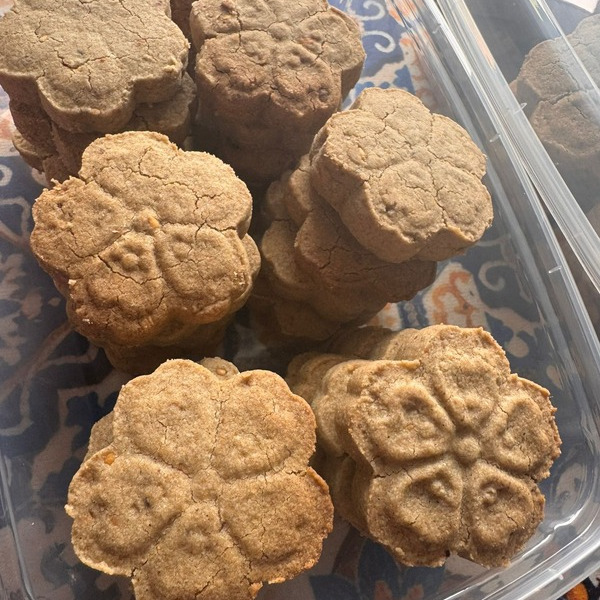 Ghrayba au sorgho et aux fruits secs